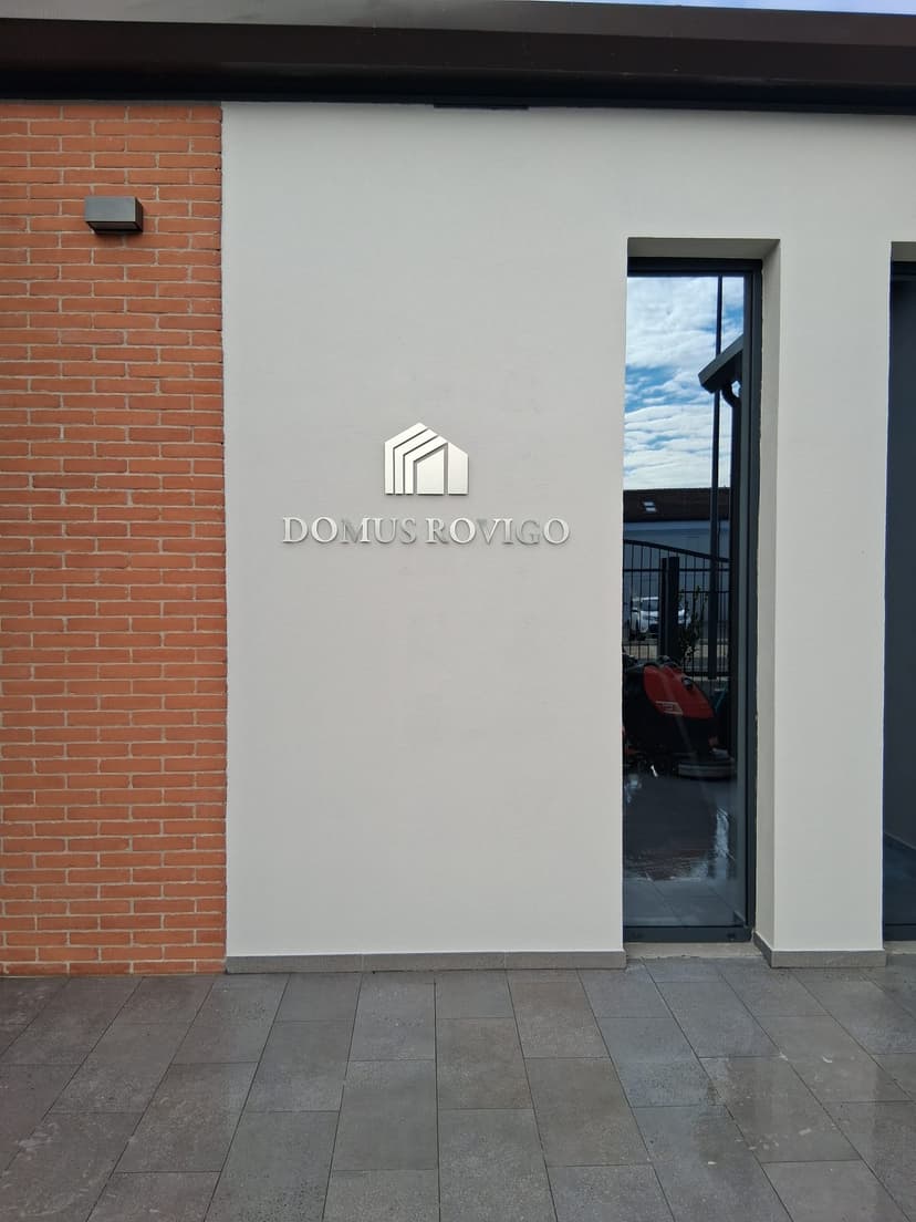 Allestimenti interni ed esterni per Domus Rovigo — dettaglio 2